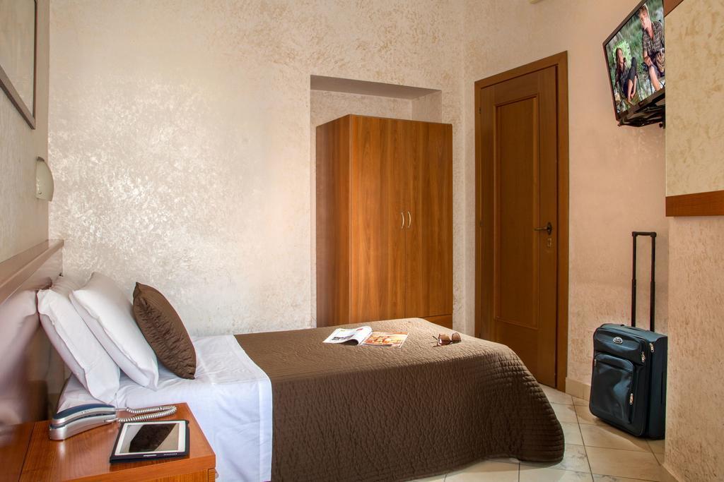 Hotel Luciani Rzym Zewnętrze zdjęcie